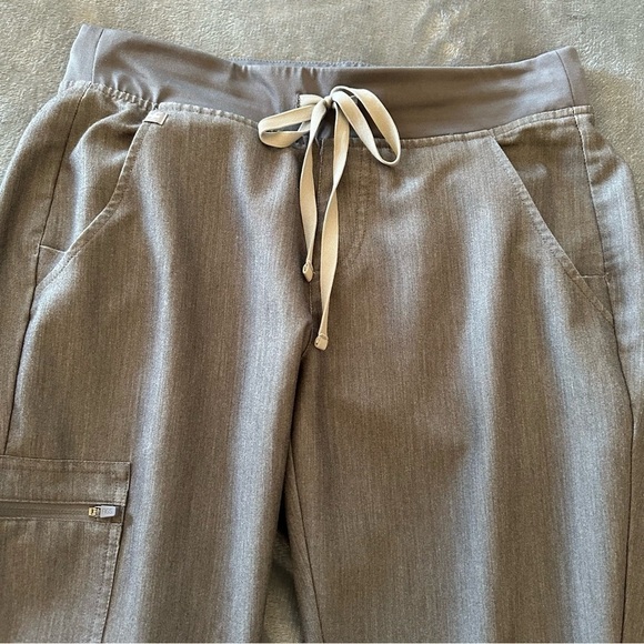 FIGS Zamora Jogger Graphite Scrub Pants PO1670 - Picture 7 of 14